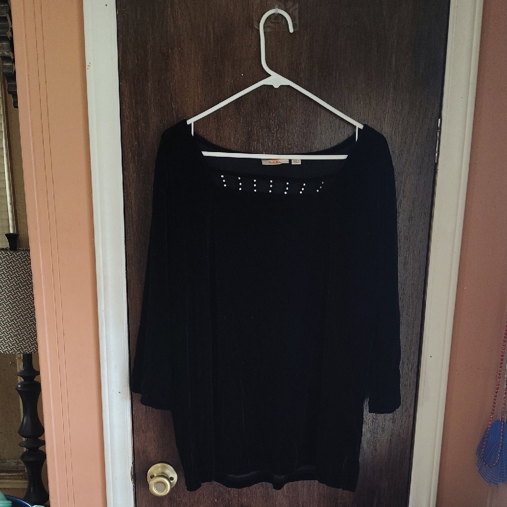 Quacker Factory Black Blouse with Silver Accents